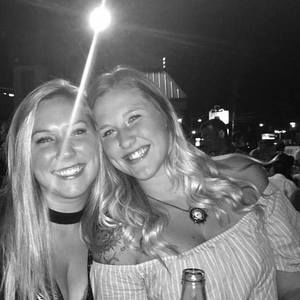 Meet your Posher, Cayla